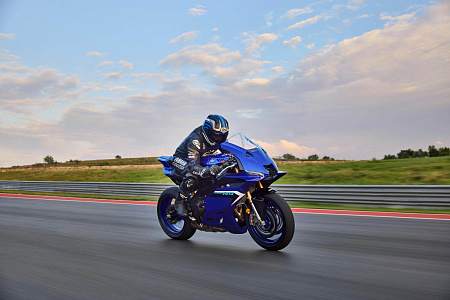 Мотоцикл Yamaha R9